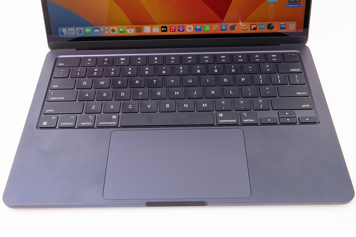 Apple MacBook Air 13.6-inch M2 (2022) - Laptops — Consumer NZ
